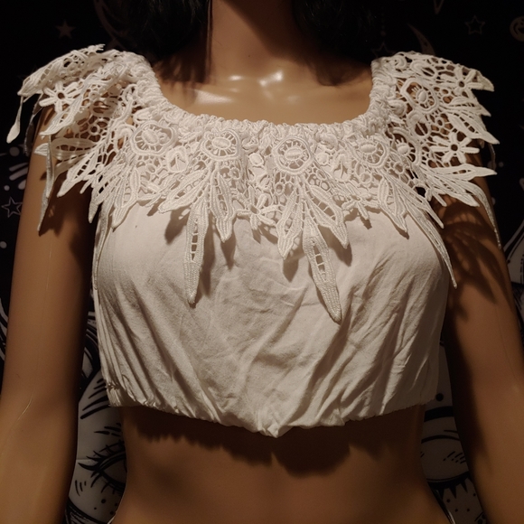 White Crop top - Picture 2 of 3
